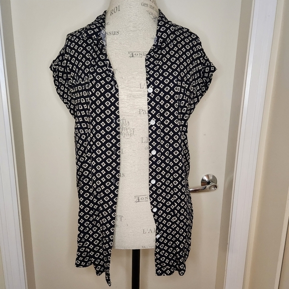 Jachs Short Sleeve Blouse - Picture 5 of 12